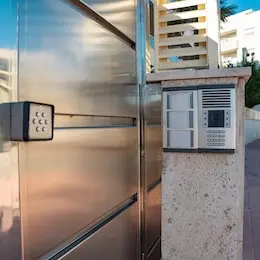 Entrada Con Telefonillo
