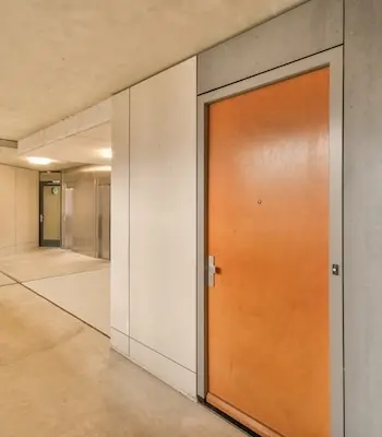 Puerta De Piso